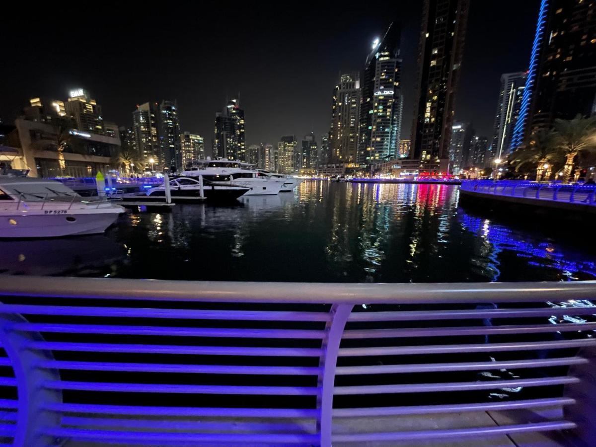 Sea View 1Br Apartment - Marina Pinnacle ドバイ エクステリア 写真