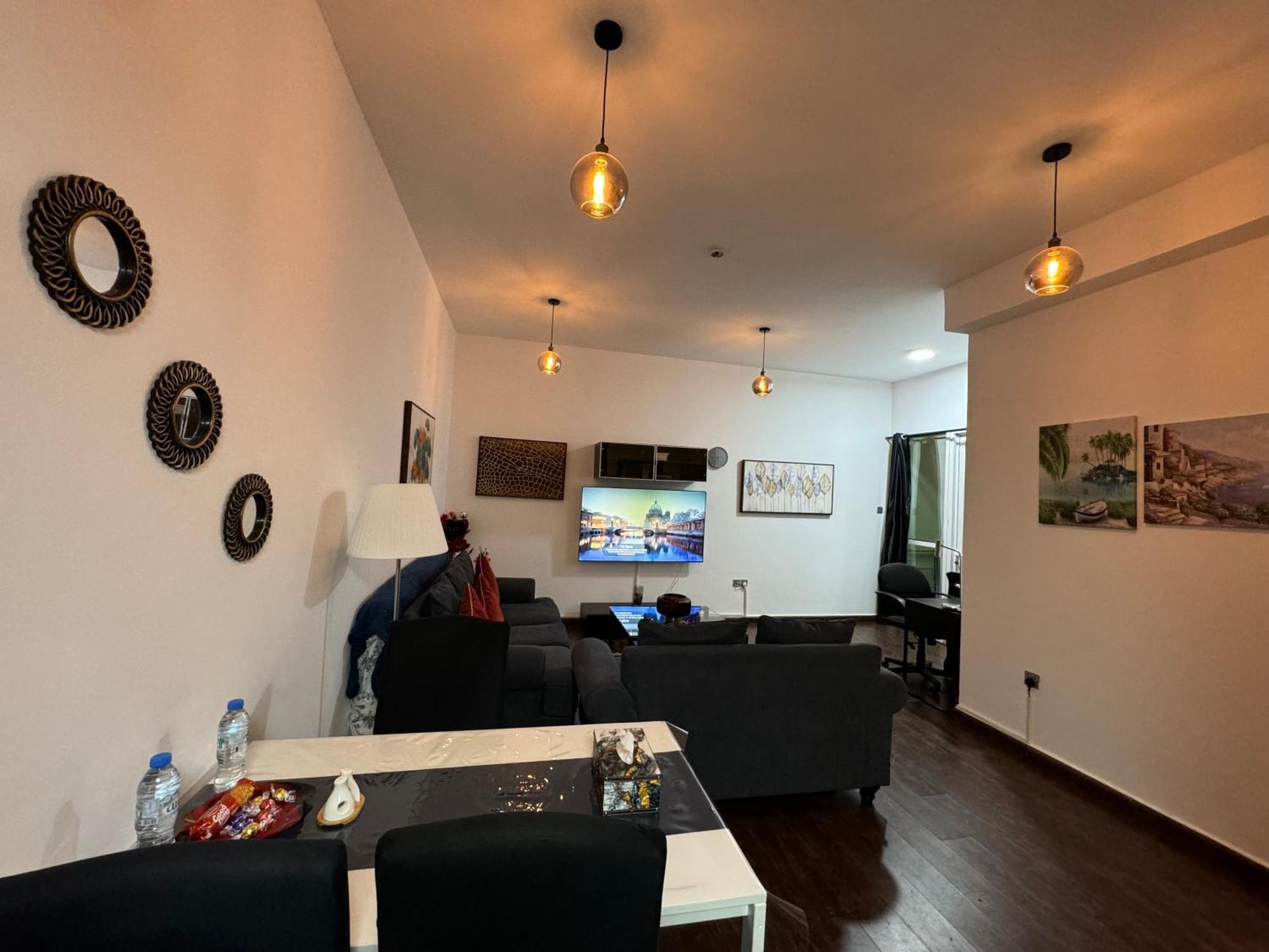 Sea View 1Br Apartment - Marina Pinnacle ドバイ エクステリア 写真