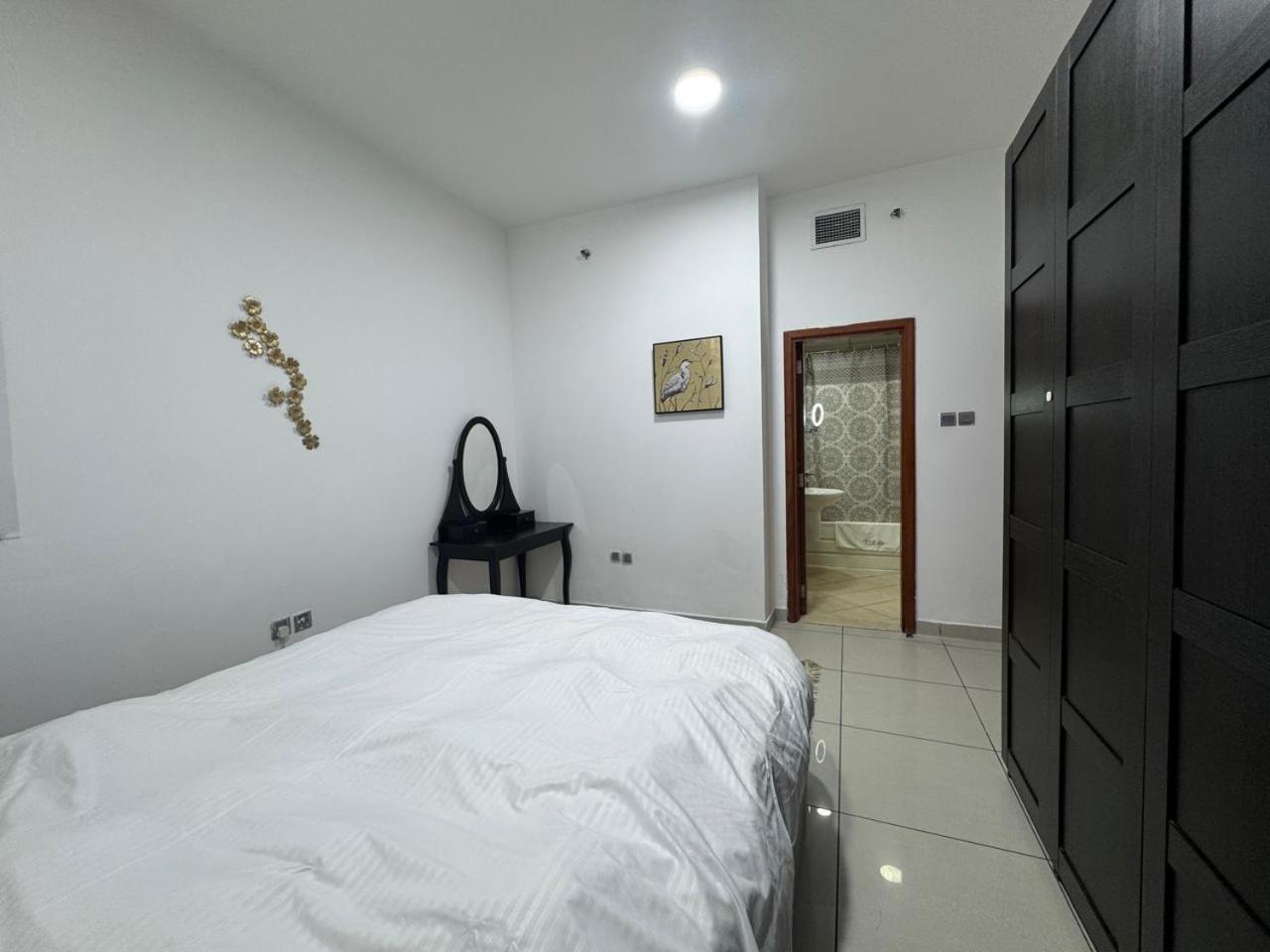 Sea View 1Br Apartment - Marina Pinnacle ドバイ エクステリア 写真